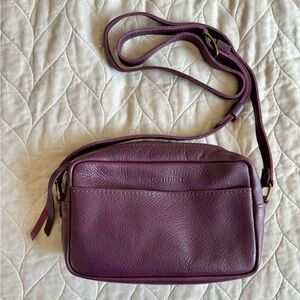 PORTLAND LEATHER GOODS EUC PLUM TOASTER / CAMERA BAG CROSSBODY! 💜💜💜